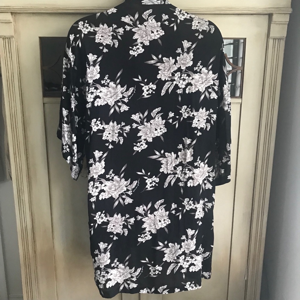 EUC Spiritual Gangster Maya Kimono | OS - Picture 6 of 10